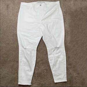 American Eagle White Super Hi-Rise Distressed Jegging